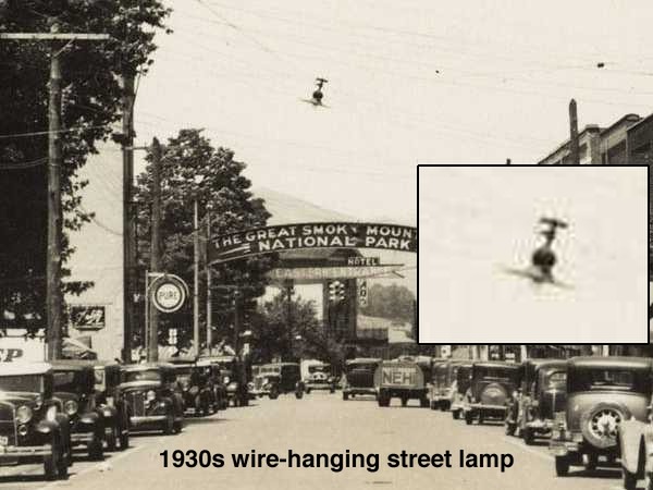 streetlamp1930.jpg